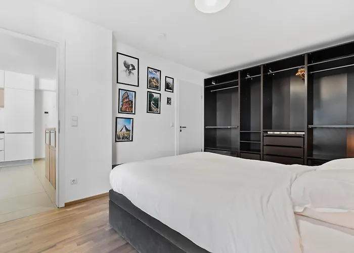 Modern 1-Br Apartment With Balcony In Cessange