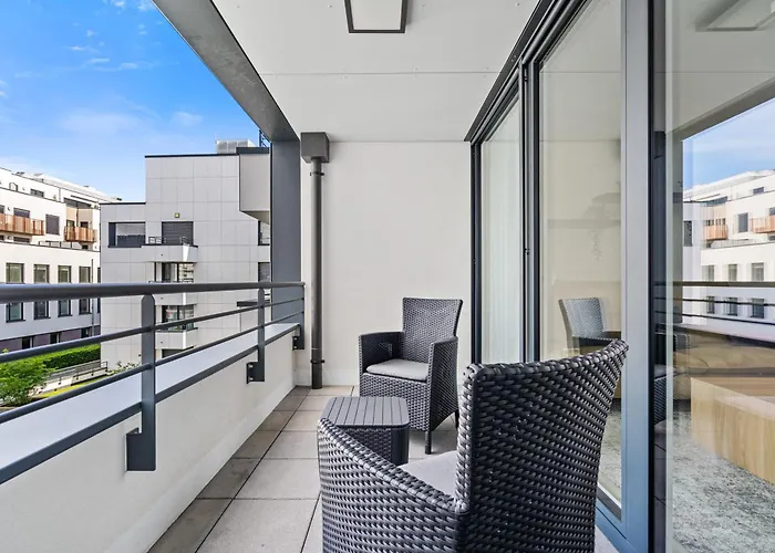 Modern 1-Br Apartment With Balcony In Cessange