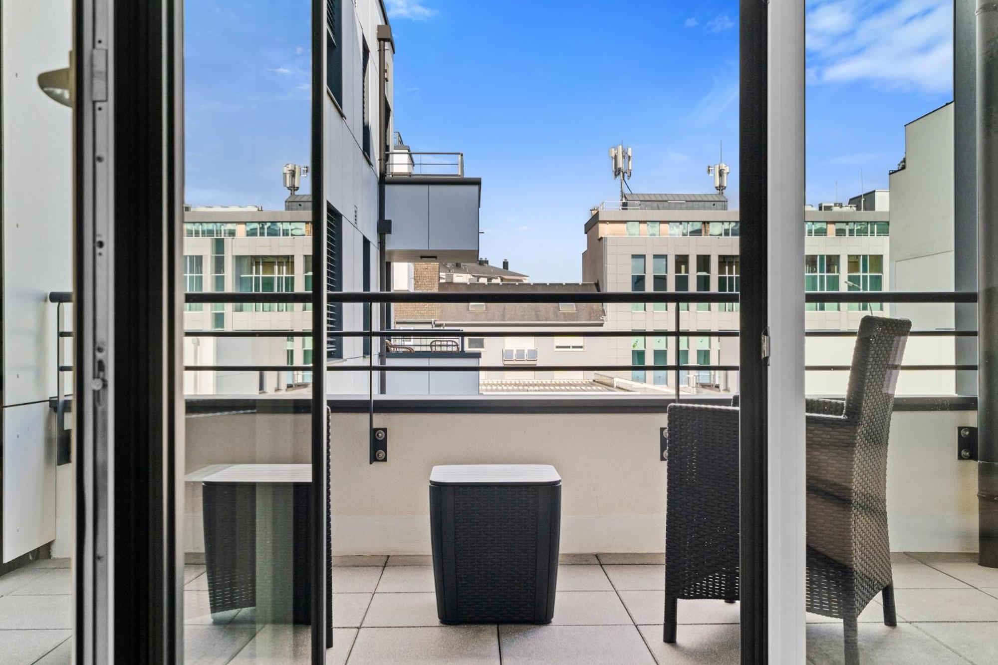 Apartment Modern 1-br With Balcony In Cessange
